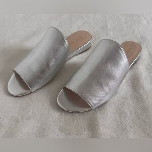 Nine West Sz 7 Silver Slip-On Sandals.Tags removed but never worn; new condition